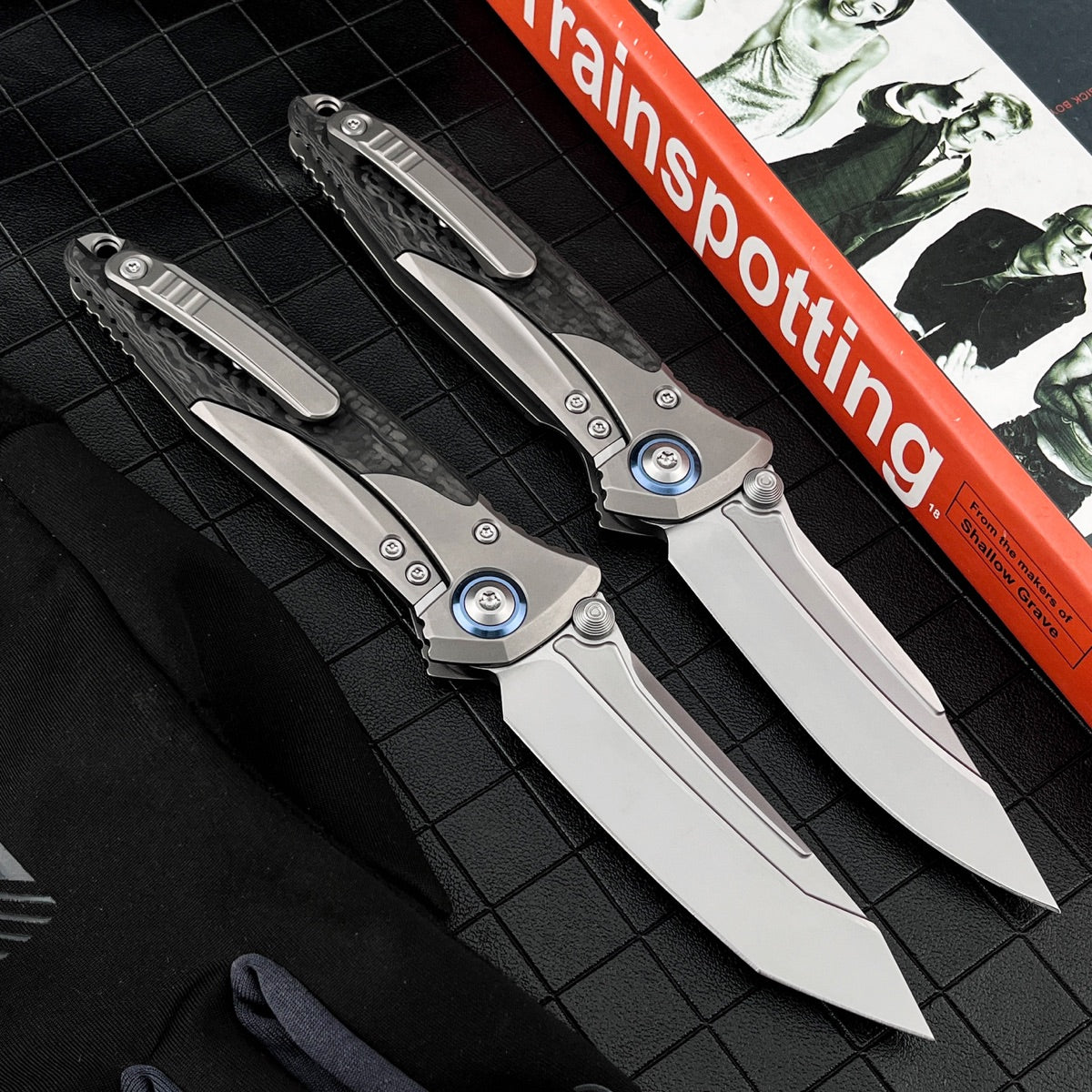 M390 Steel Folding Pocket Knife TC4 Titanium Carbon Fiber Handle Thumb Stud Sub-Frame Lock EDC Folder