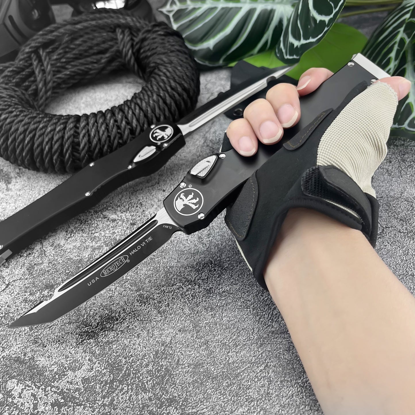 Halo V6  Single-Action OTF Automatic Knife - D2 Steel Blade T6 Aluminum Handle