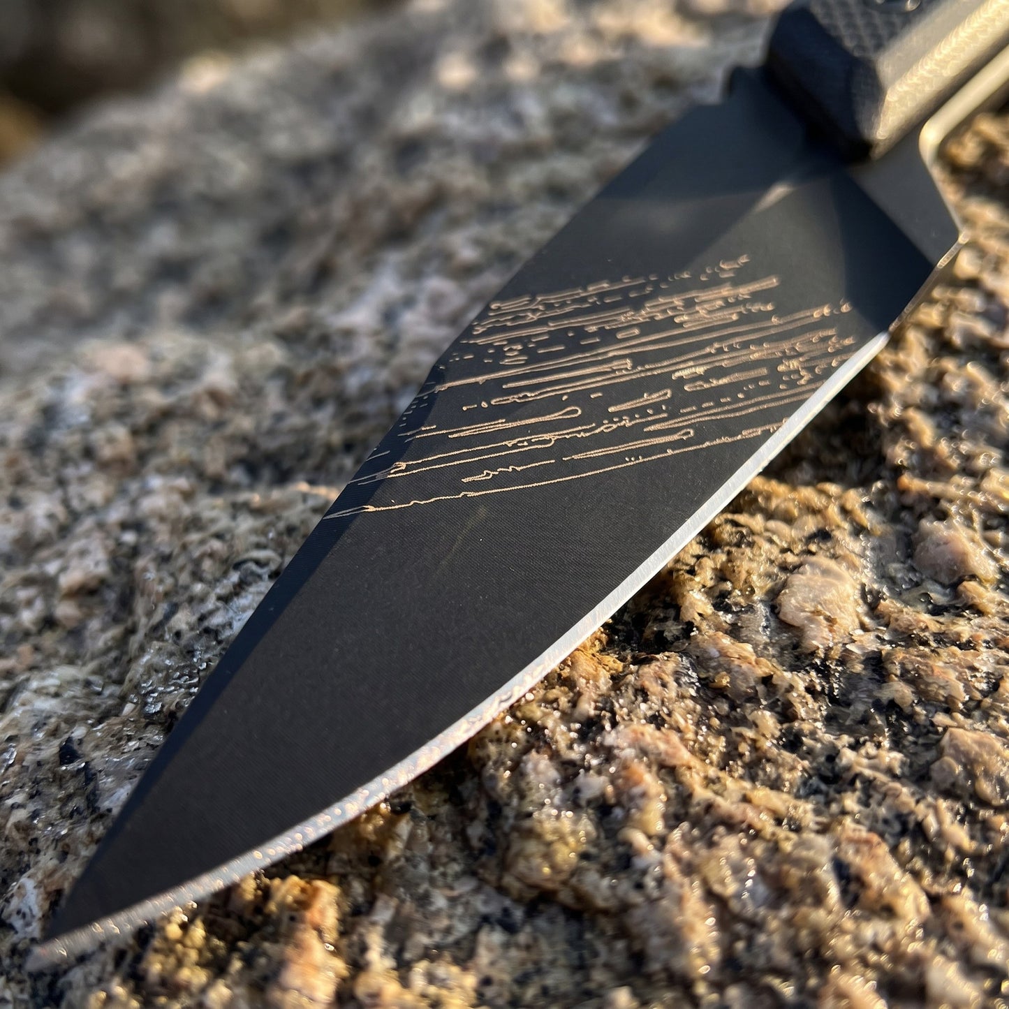 Full Tang N690 Steel Fixed Blade Outdoor Knife with G10 Handle and Protective Sheath