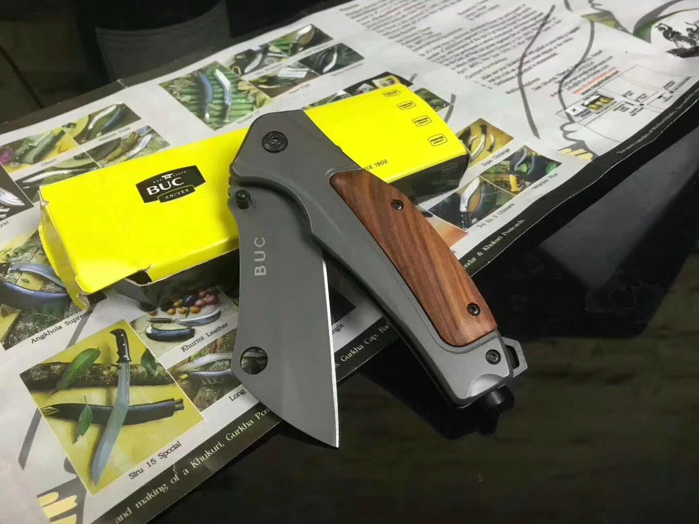 BUCK Creative outdoor self-defense knife 5CR15MOV fashion carry jungle knife survival knife folding knife all steel + acid branch wood handle