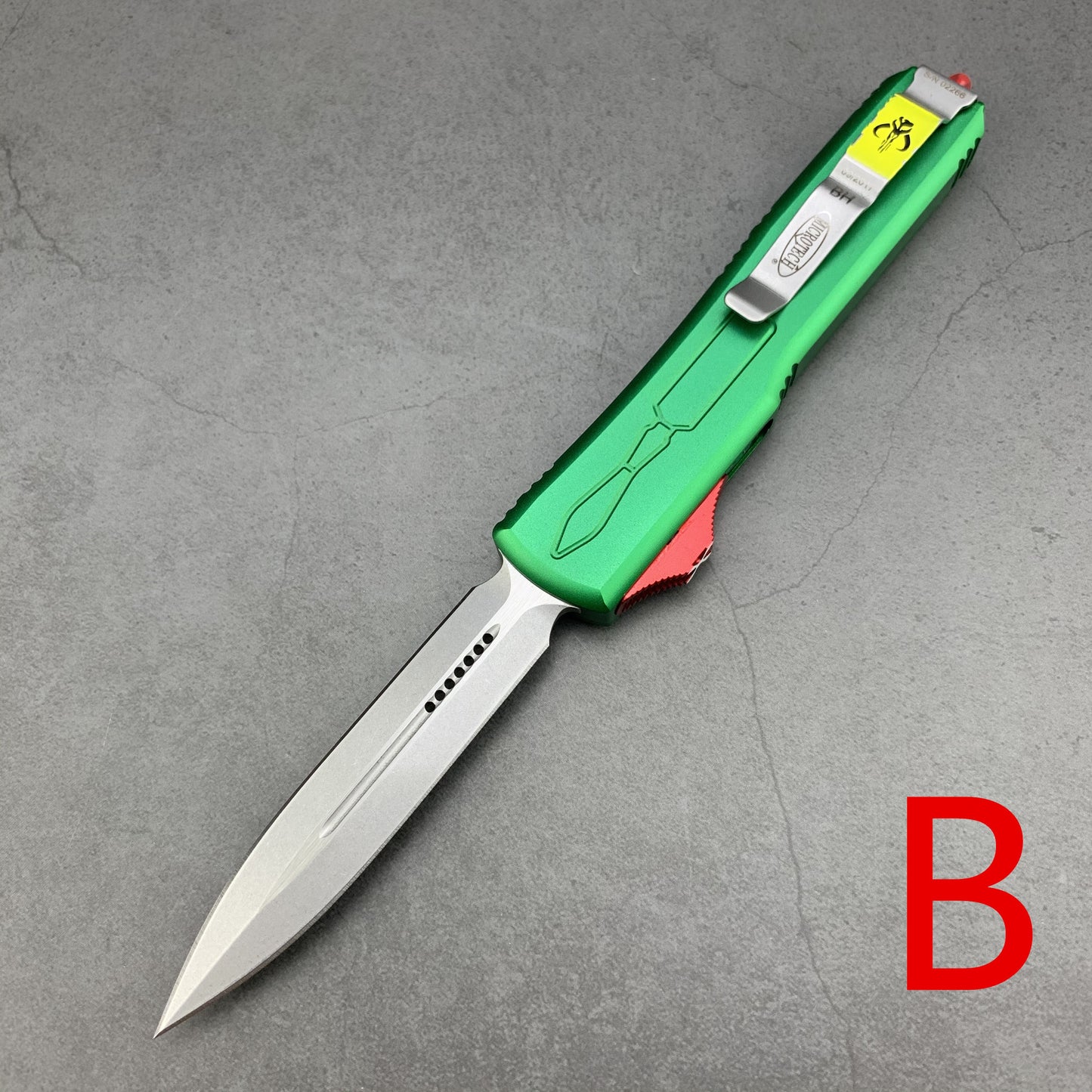 Microtech's top-quality Bounty Hunters aviation aluminum handle AUTO OTF spring automatic Knife quick switch straight out of the double-edged outdoor hiking camping survival Tactical Knife